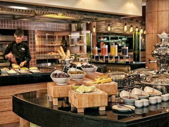 Oleo Pazzo Mediterranean Bistro